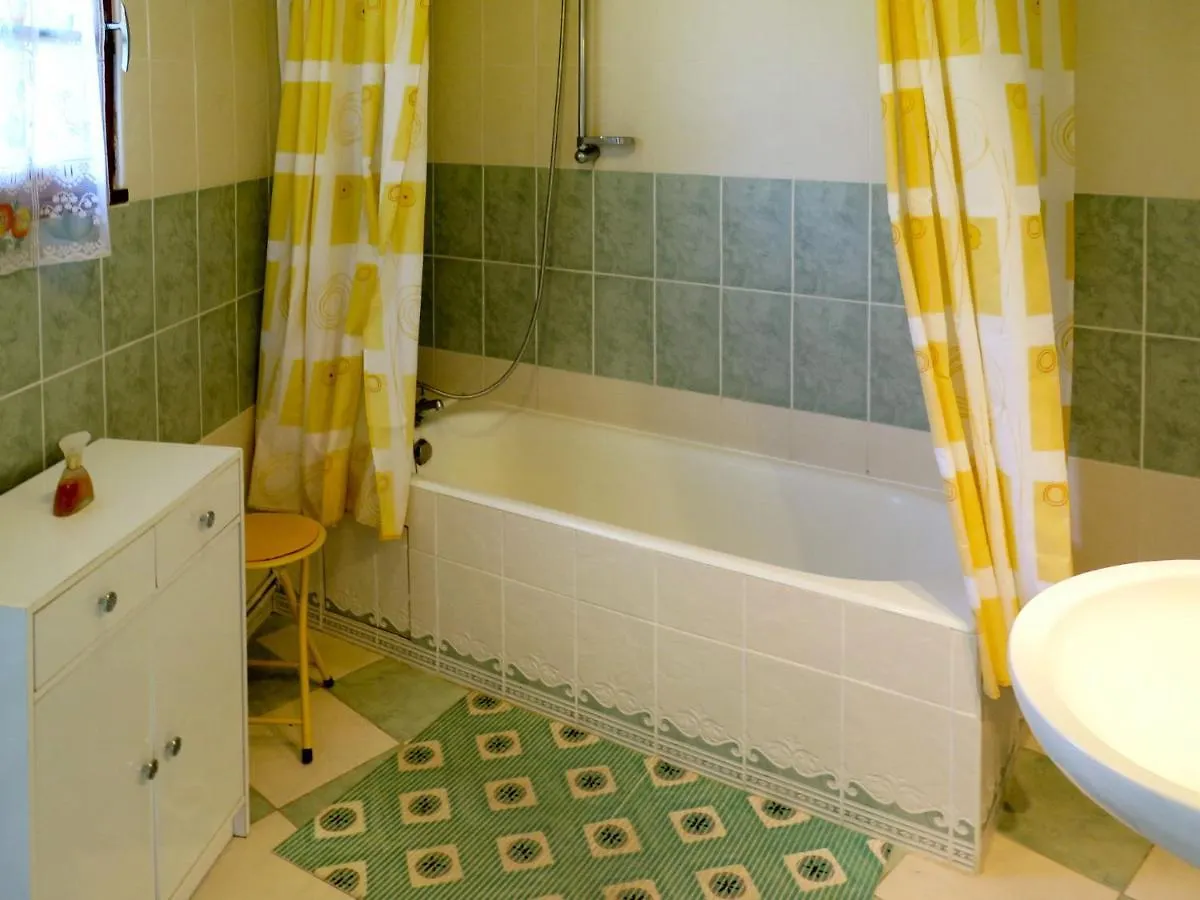 Holiday Home Le Mas de Serre - MEC400 Nuzéjouls 0*,  France