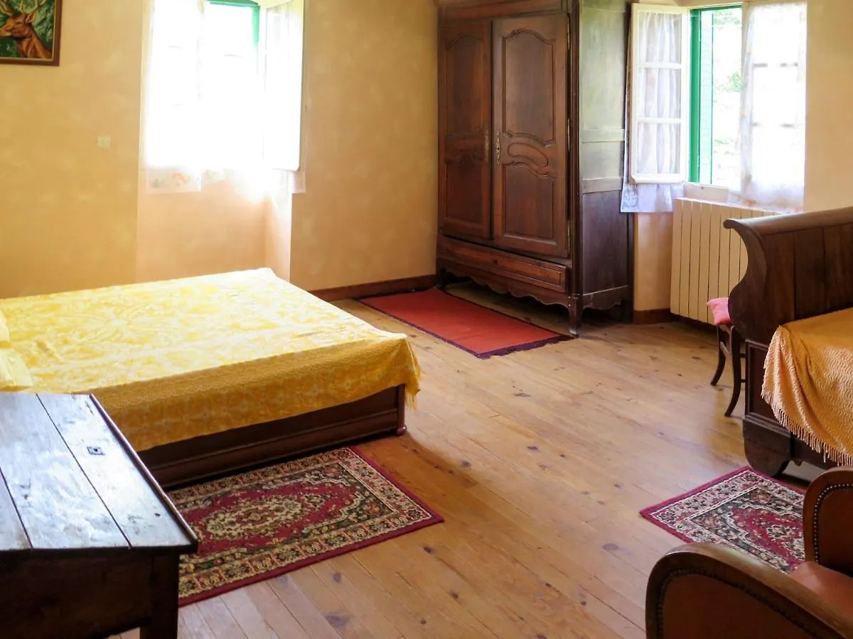 Holiday Home Le Mas de Serre - MEC400 Nuzéjouls 0*,  France