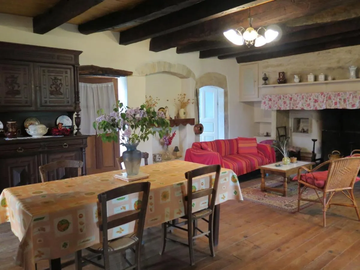 Holiday Home Le Mas de Serre - MEC400 Nuzéjouls